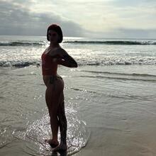  Nude