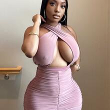  Nude