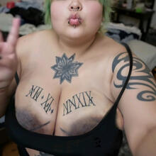  Nude