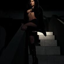  Nude