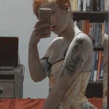  Nude