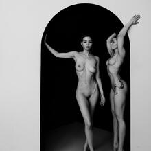  Nude