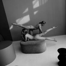  Nude