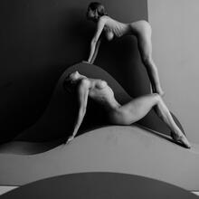  Nude