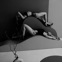  Nude