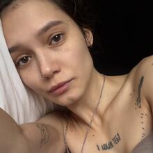  Nude