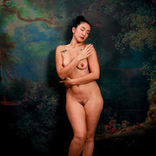  Nude
