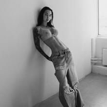  Nude