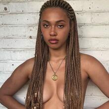  Nude