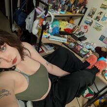  Nude