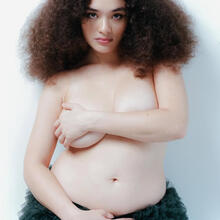  Nude