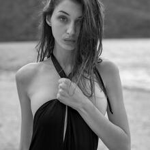  Nude