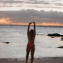  Nude