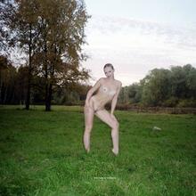  Nude