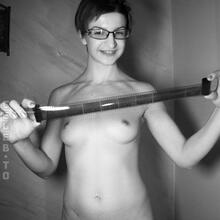  Nude