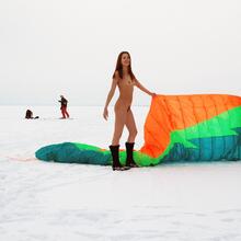  Nude
