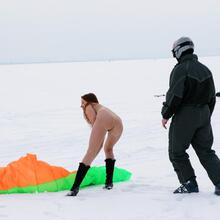  Nude