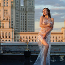  Nude