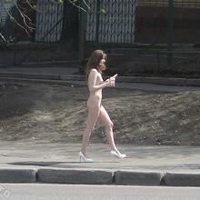  Nude