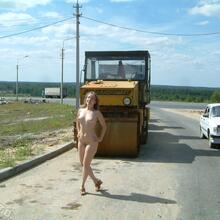  Nude