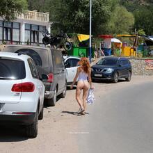  Nude
