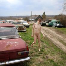 Nude