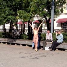  Nude