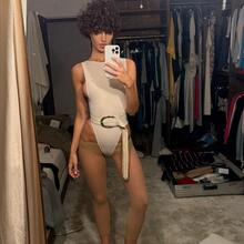  Nude