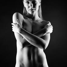  Nude