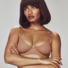  Nude