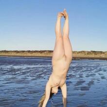  Nude