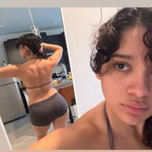  Nude