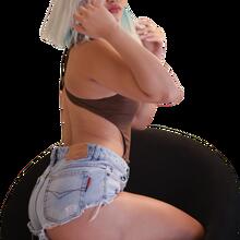 Nude