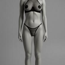  Nude