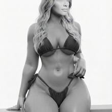  Nude