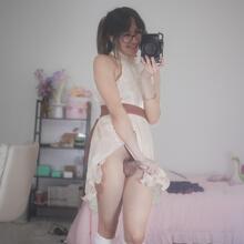  Nude