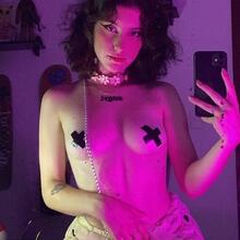  Nude