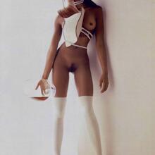  Nude