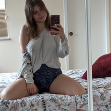  Nude