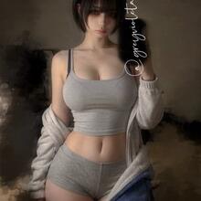  Nude