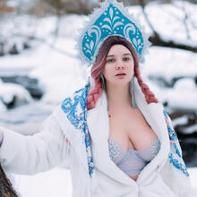  Nude