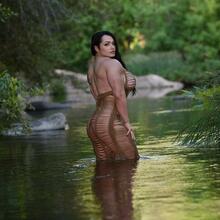  Nude