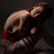  Nude
