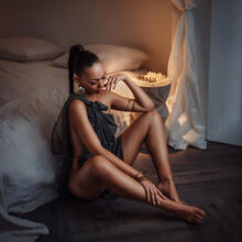  Nude