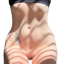  Nude