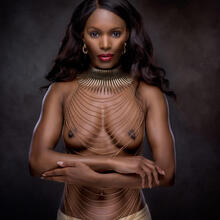  Nude