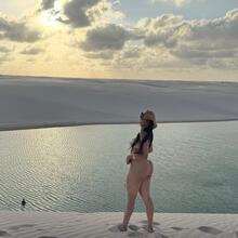  Nude