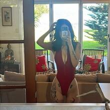  Nude