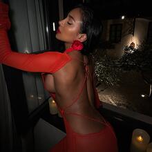  Nude