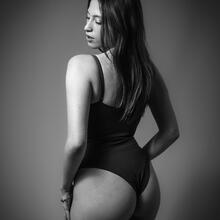  Nude
